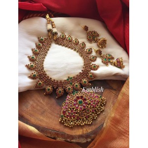 Grand Kemp flower neckpiece