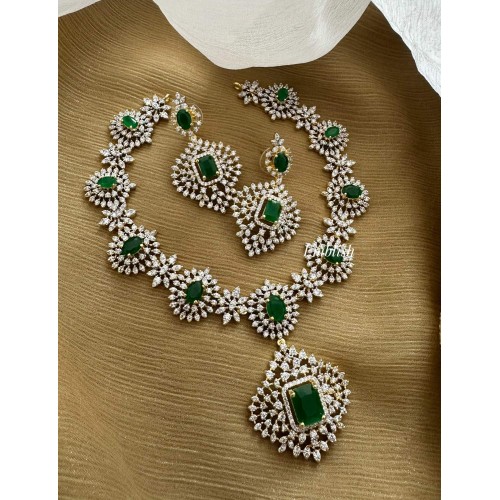 Royal AD Flower Pendant Neckpiece with Tikka Set - Green