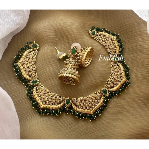 Non Idol curve shape Ad stones neckpiece - Green Beads