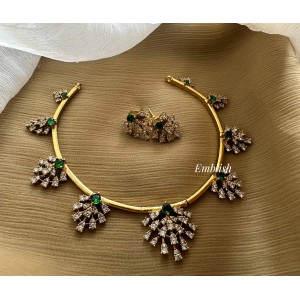 Elegant AD Flower Antique Short Neckpiece - Green