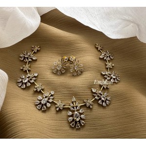 AD Double Flower Short Neckpiece - White