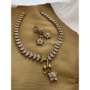 Antique AD Flower Pendant Leaf Short Neckpiece - Pastel Pink Antique AD Flower Pendant Leaf Short Neckpiece - Pastel Pink
