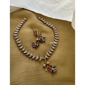 Antique AD Flower Pendant Leaf Short Neckpiece - Red with Green Antique AD Flower Pendant Leaf Short Neckpiece - Red with Green