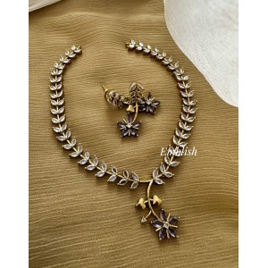 Antique AD Flower Pendant Leaf Short Neckpiece - Purple Antique AD Flower Pendant Leaf Short Neckpiece - Purple