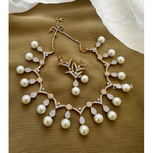 Diamond Look alike Leaf Pearl Drop Elegant Dual Tone Neckpiece