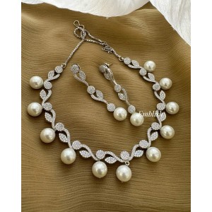 AD Flower Leaf Pearl Drop Short Neckpiece