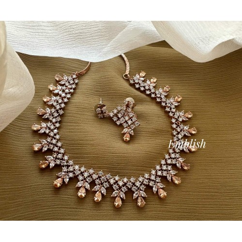 Rose Gold Elegant Leaf Tear Drop Neckpiece Rose Gold Elegant Leaf Tear Drop Neckpiece