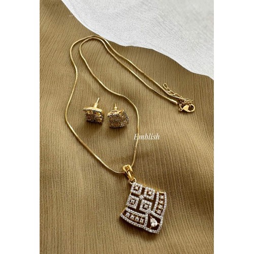 Simple Elegant AD Stones Flower Pendant Set