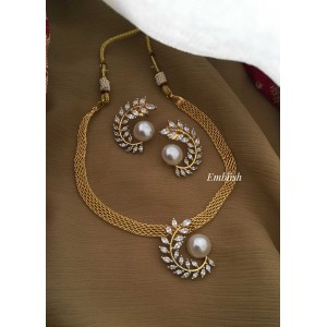 Kids Ad stone half Moon pearl neckpiece 