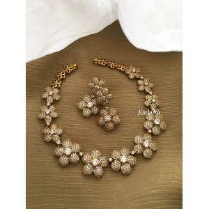 Ad Flower Short Neckpiece