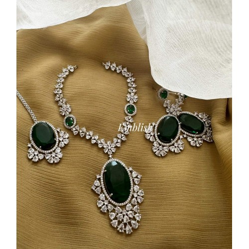 AD Flower Oval Neckpiece with Tikka Set - Green