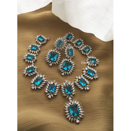 Ad Leaf Rectangle Short Neckpiece - Sky Blue