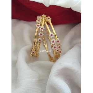 Gold polish Ruby Ad flower set bangles 