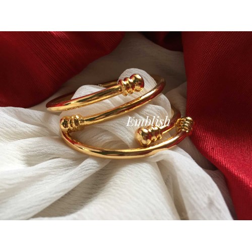 Gold replica  openable Bangle