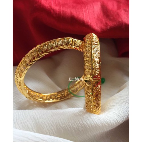 Leaf intricate Gold bangle