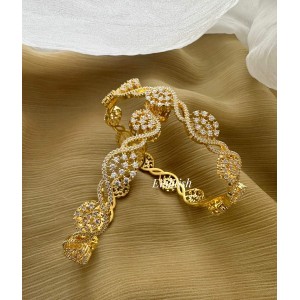 Gold alike Ad Stones Flower bangle