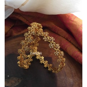 Crystal zig zag flower bangle 