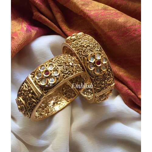 Kundan stones antique touch bangle