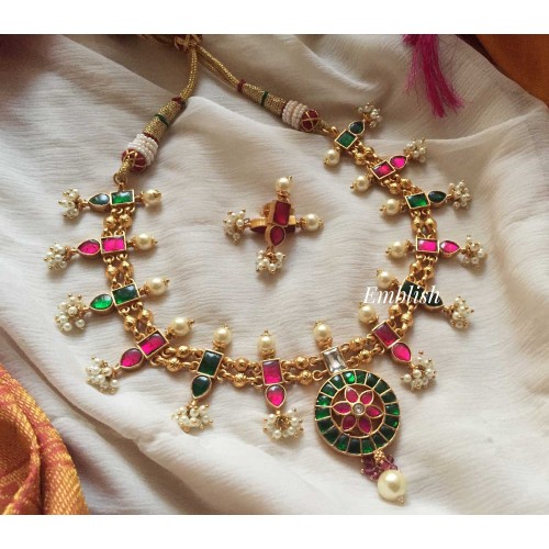 Kundan jadau simple pearl cluster neckpiece 