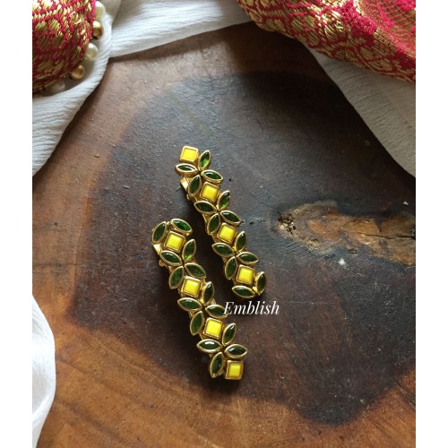 Glossy Flower Kundan Alligator Hair Clip - Green with Yellow. 