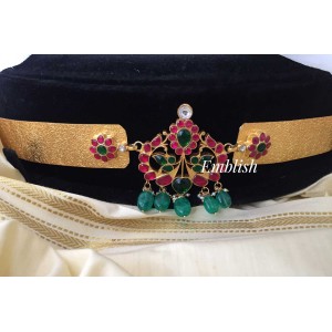 Kundan Jadau flower with green beads single Pendant hipbelt