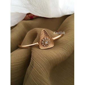 Triangle shape Ad flower kada 