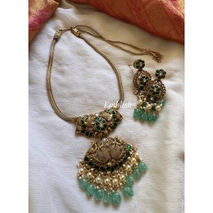 Elegant Kundan Jadau Antique Lakshmi Pastel Bead Pendant Set - Green Elegant Kundan Jadau Antique Lakshmi Pastel Bead Pendant Set - Green