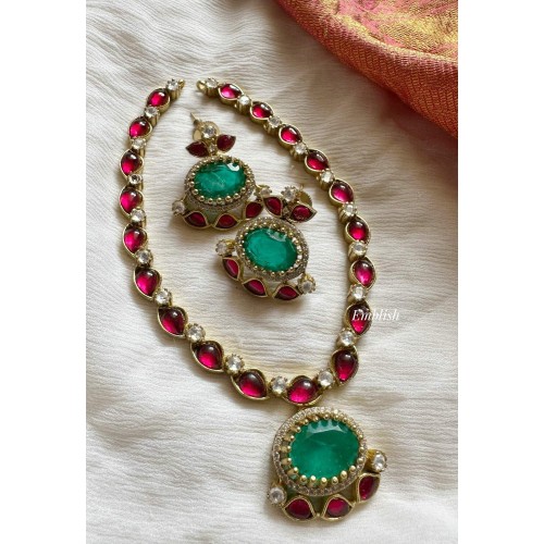 Antique Kundan Jadau Flower Pendant Short Neckpiece