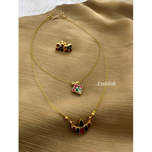Kundan Jadau Half Moon Flower Layer Invisble Chain set - Red with Green 