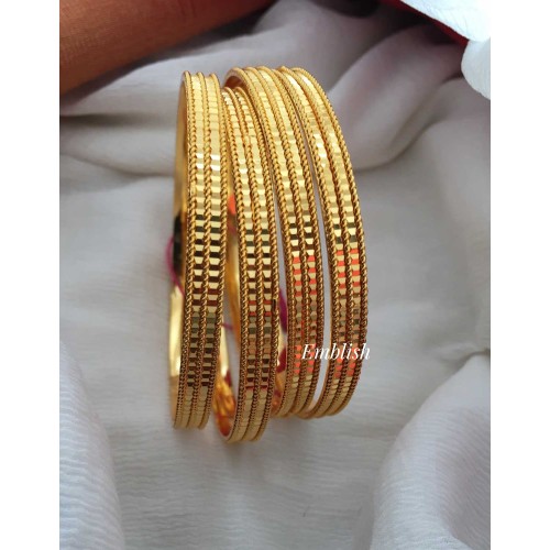 Gold plated simple set bangle