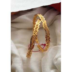 Zigzag Gold Plated Simple Bangle.