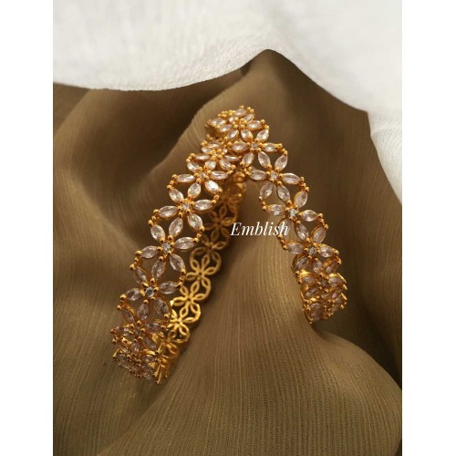 AD Stone Flower Bangle - Gold 