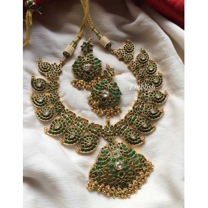Mango Green stones neckpiece