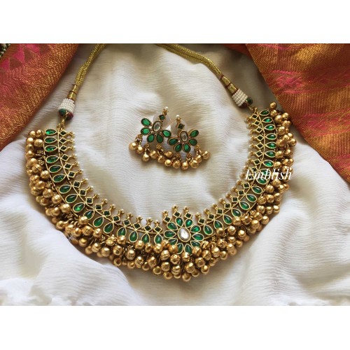 Antique Gold alike Flower with Gold Bunch Short Neckpiece - Green