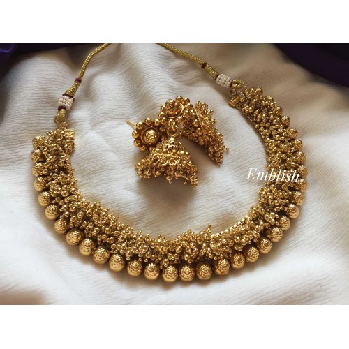 Samantha alike gold cluster neckpiece - Gold