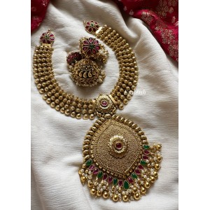 Big Thilak Flower Neckpiece