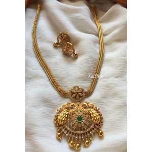 Double peacock Ad stone with gold drops Pendant set.