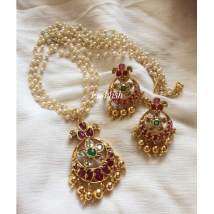 Kemp Flower Pearl Mala Pendant Set