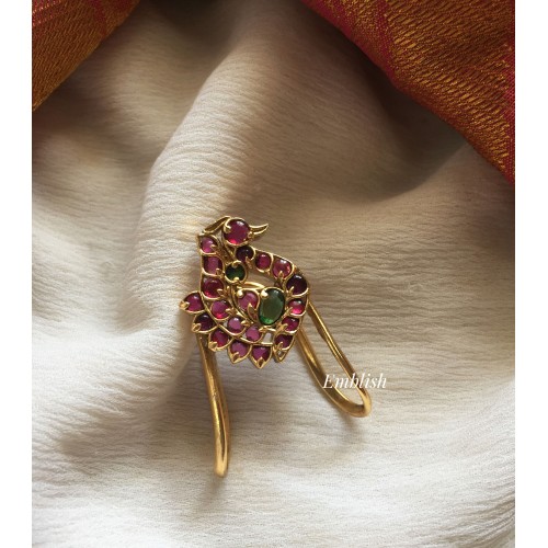 Kemp Annam v shape Finger Ring