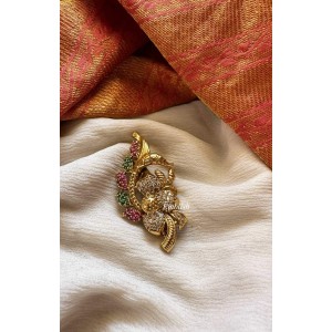 Beautiful Leaf Saree Pin