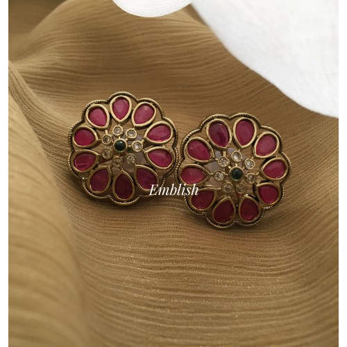 Kemp Flower Stud - Red with Green