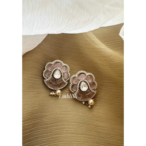 Victorian Kemp Flower Pearl Drop Stud - Pastel Pink