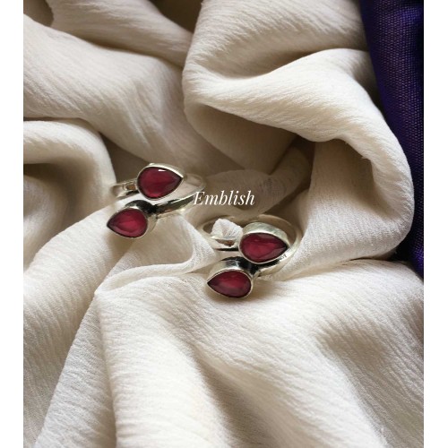92.5 silver red oval up down toe rings