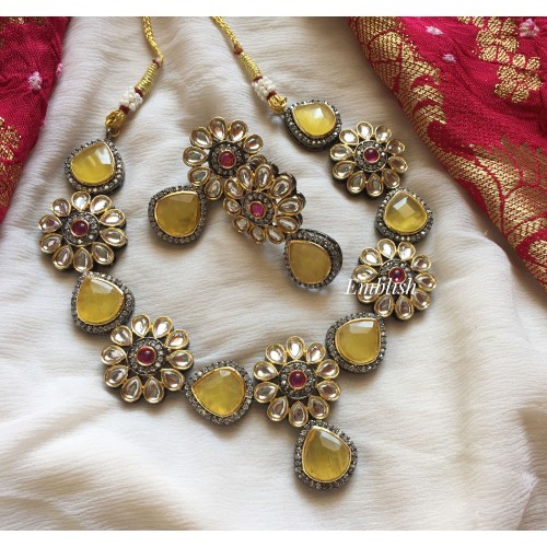 Victorian Kundan Flower Neckpiece - Yellow