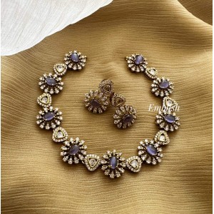 Victorian Beautiful Flower Short Neckpiece - Purple