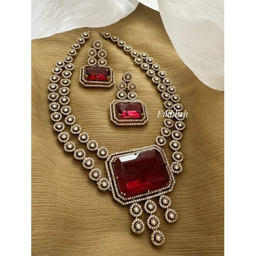 Royal Victorian Layer Pendant Short Neckpiece - Red