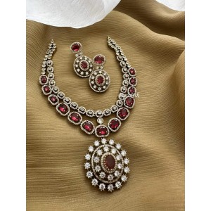 Royal Victorian Flower Pendant Double Layer Neckpiece - Red