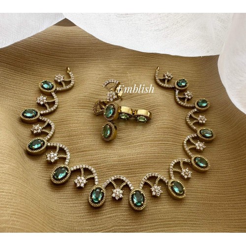Victorian Flower with Oval Shape Drop Neckpiece 