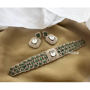 Royal Victorian Elegant Feather Choker - Green