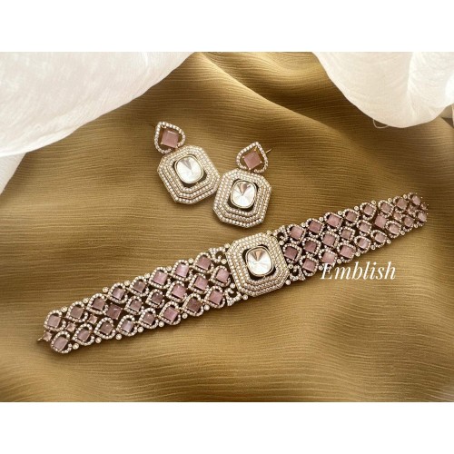 Royal Victorian Elegant Feather Choker - Pastel Pink